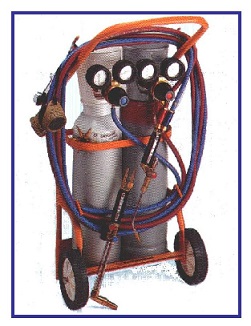 Poste chalumeau. Bouteille oxygène et acétylène Poste chalumeau. Bouteille oxygène et acétylène